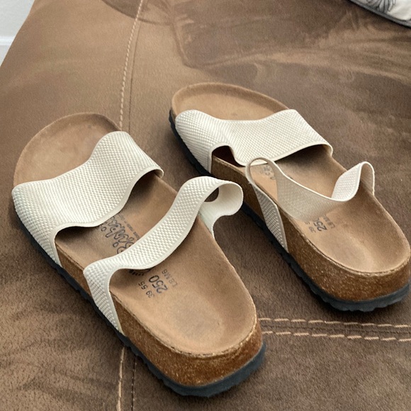 Birkenstock Shoes Beige Birkenstocks Birkis Sandals Size 39 Super